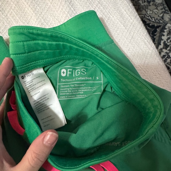 FIGS FREEx Style - Picture 3 of 4